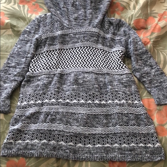 Cable & Gauge. Black + white knit sweater. Size M - Picture 3 of 7